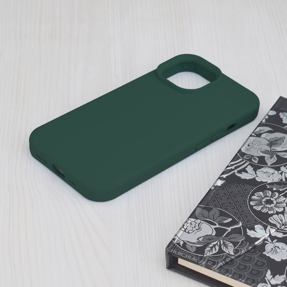 Soft Edge Silicone Case - iPhone 15 - Dark Green
